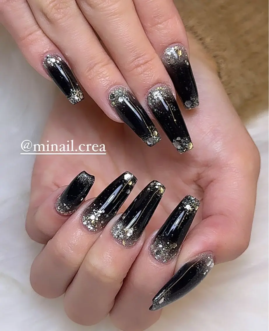 ネイル 成人式 キラキラネイル ロングネイル スカルプネイル シルバー ハンドネイル CReA nailのネイルデザイン