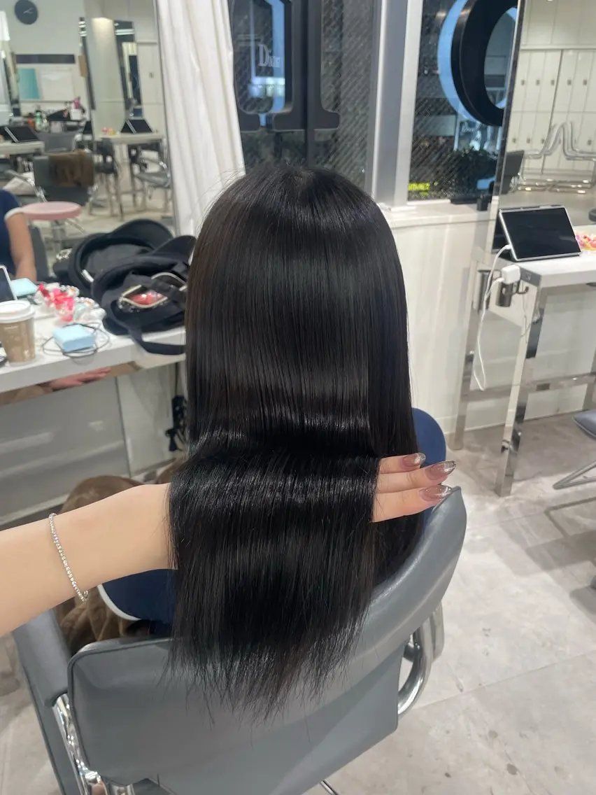 ロング カラー 透明感カラー グレージュ Kana 艶カラー透明感カラーのヘアスタイル