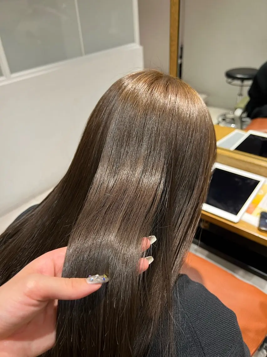 セミロング カラー ヘアカラー トリートメント ワタナベ モカ🦢ダブルカラーのヘアスタイル
