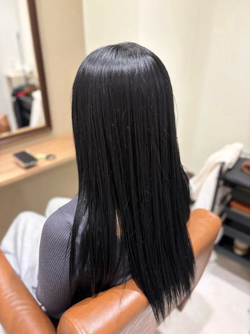 ロング カラー 黒髪 ブルーカラー ブルーブラック ヘアカラー GUEST ヒロキのヘアスタイル