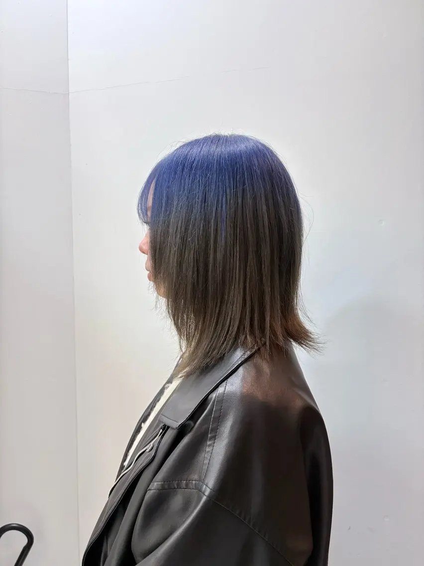 ミディアム カット ヘアカラー 🧤高明度ハイトーン 🧤莉音のヘアスタイル