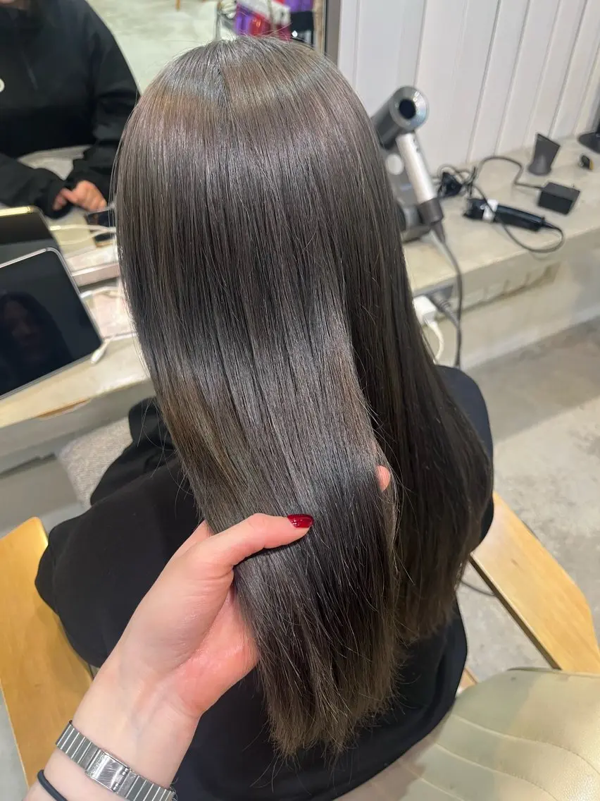 カラー morita yunaのヘアスタイル