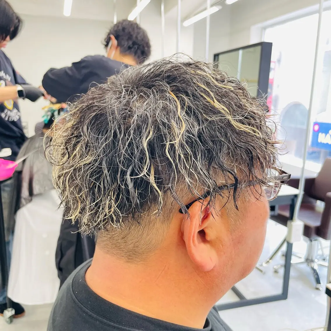 メンズカット+ハイライトカラーの写真