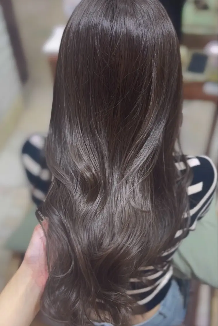 ロング カット ヘアカラー トリートメント 透明感カラー／ 艶感カラー／RAMUのヘアスタイル
