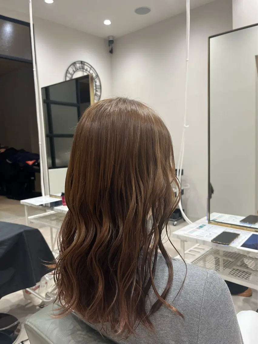 カラー ヘアカラー トリートメント カラーモデル Takahataのヘアスタイル