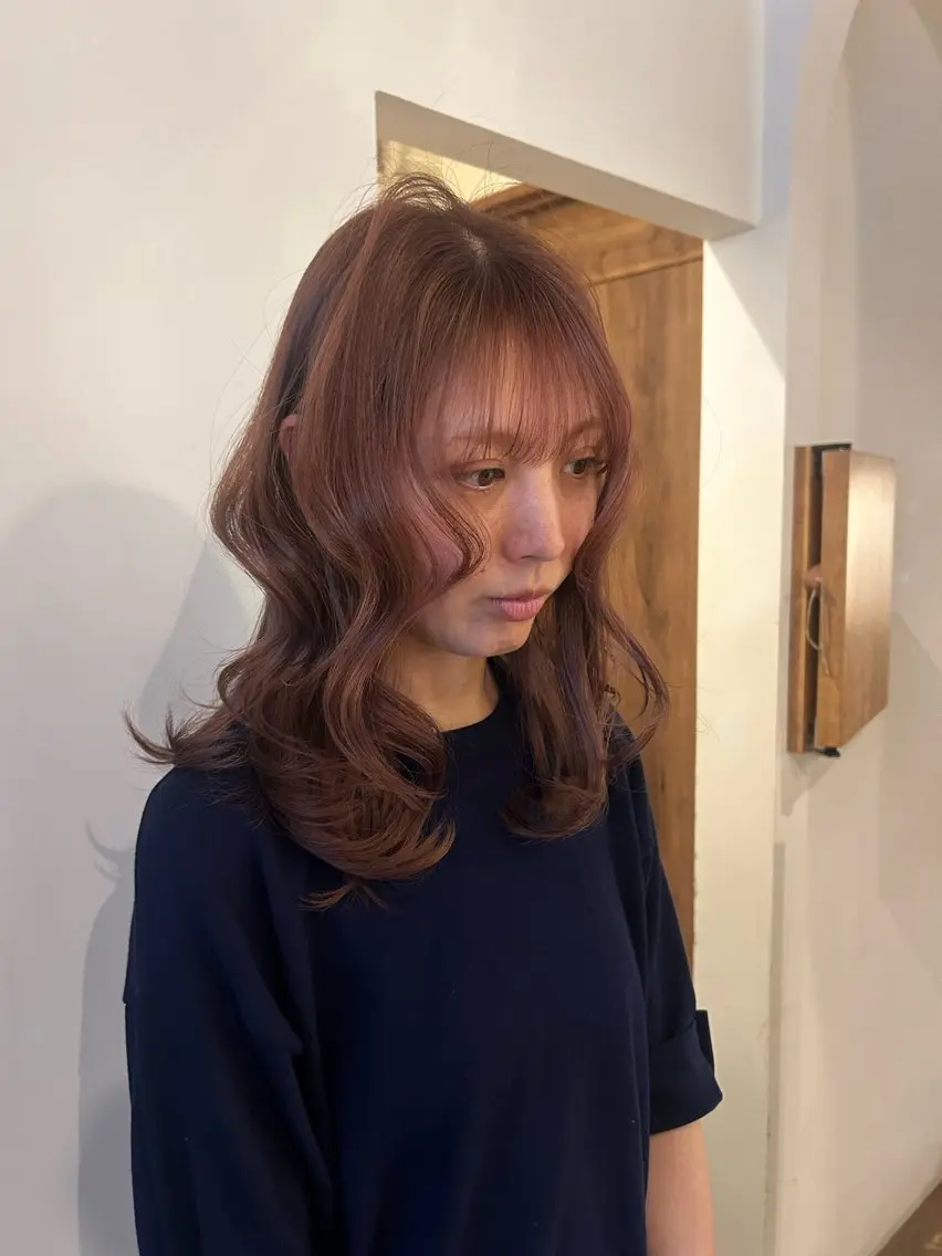 セミロング nacoハイトーン ベージュ🤍のヘアスタイル