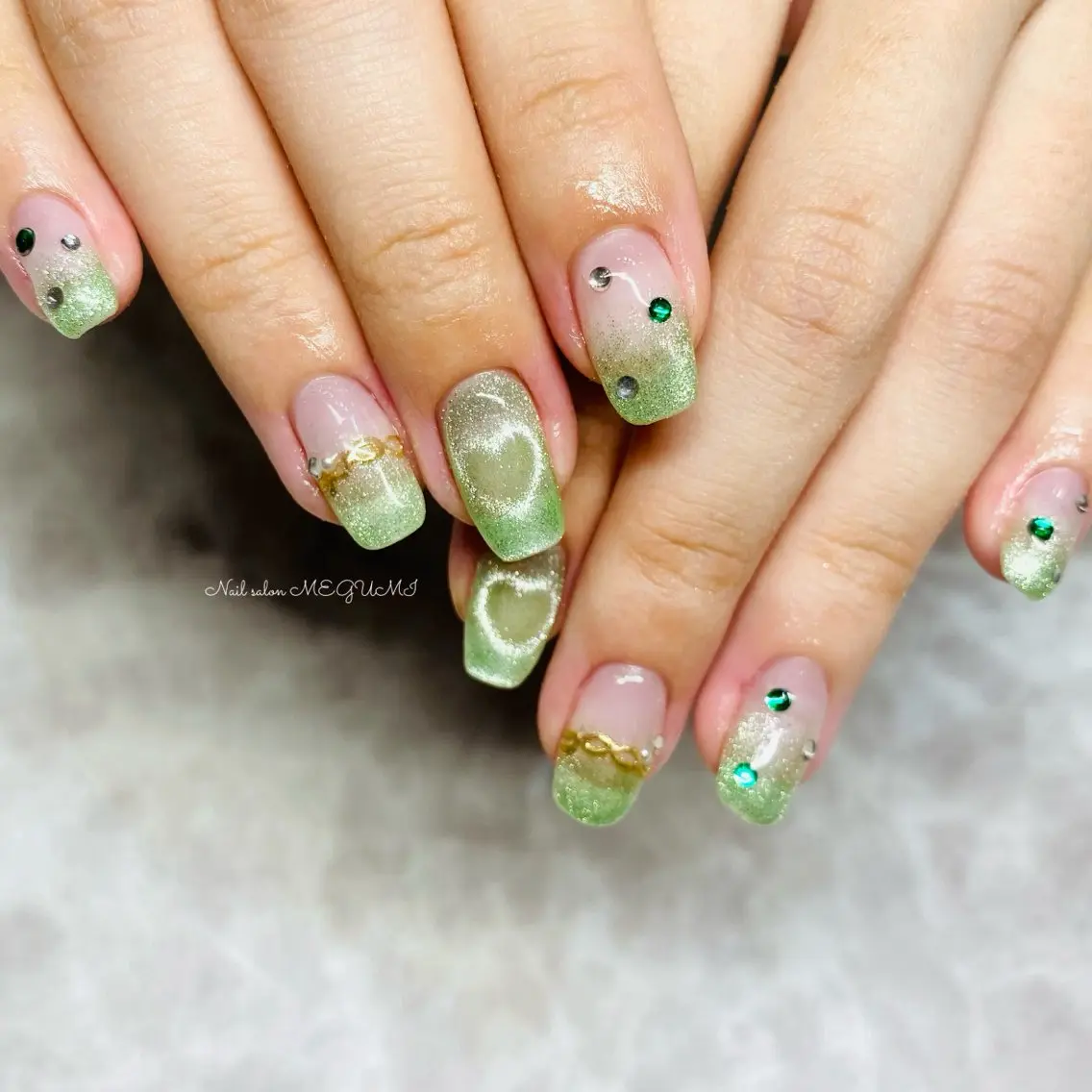 ネイル ゴージャス 持ち込み Nail salon MEGUMIのネイルデザイン