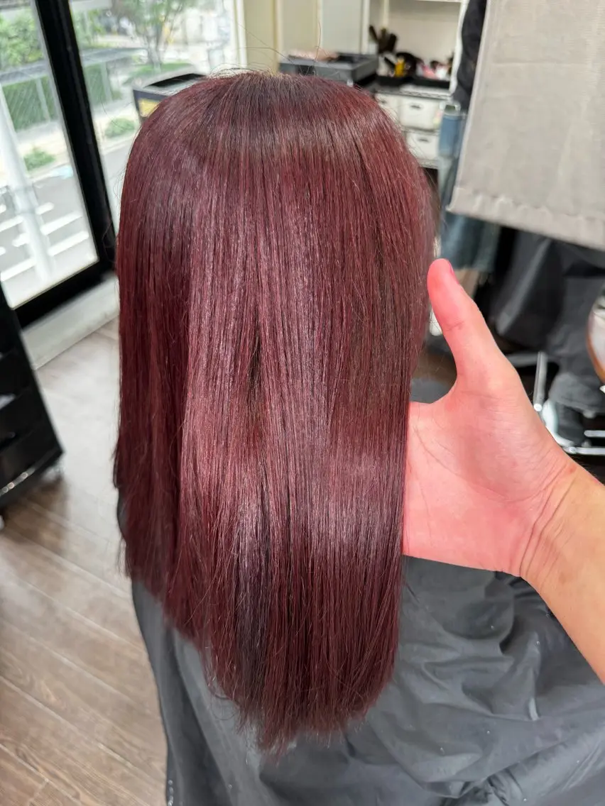 ロング カラー ブリーチ ボルドーカラー ケアブリーチ 透明感カラー ダブルカラー ヘアカラー Lima/ハイトー ン/心斎橋/長堀橋のヘアスタイル