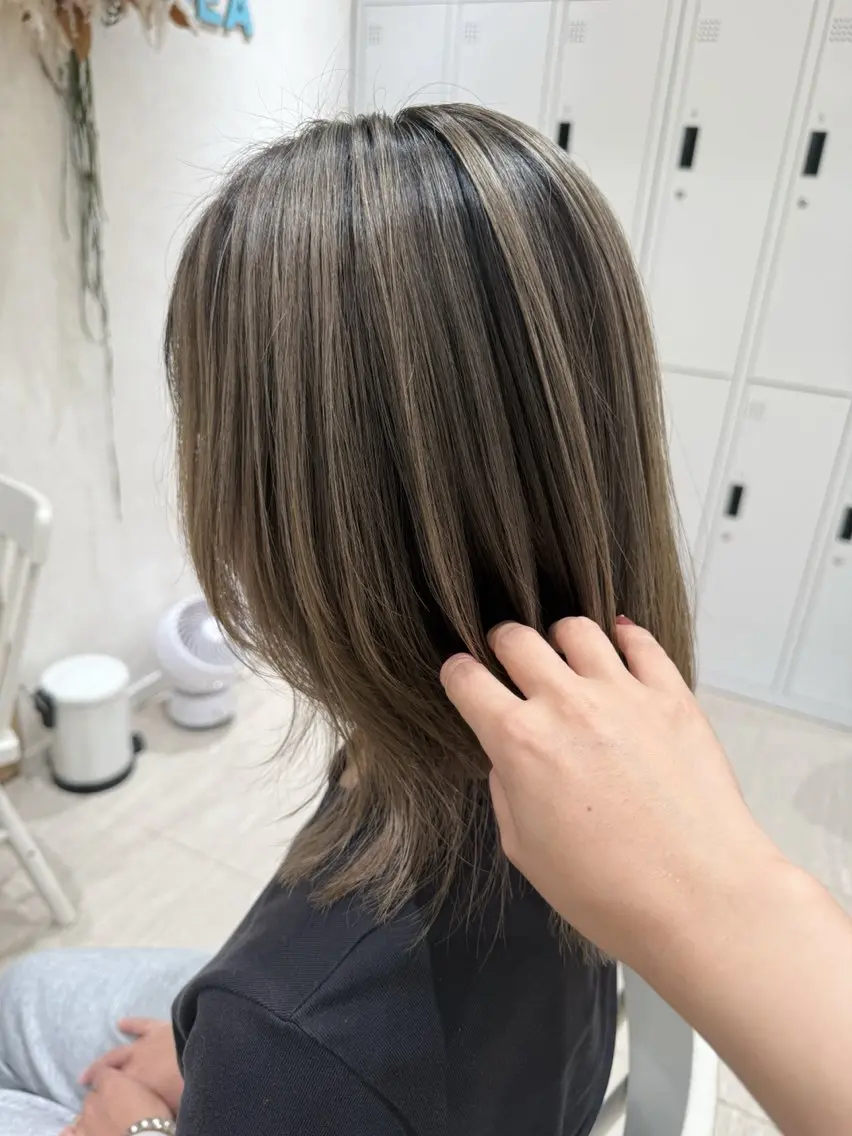 ミディアム カラー ヘアカラー トリートメント シアーベージュニスト 🥣大石亜里紗のヘアスタイル