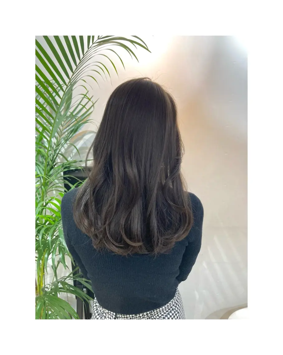 ロング Jura／ レイヤーカットのヘアスタイル