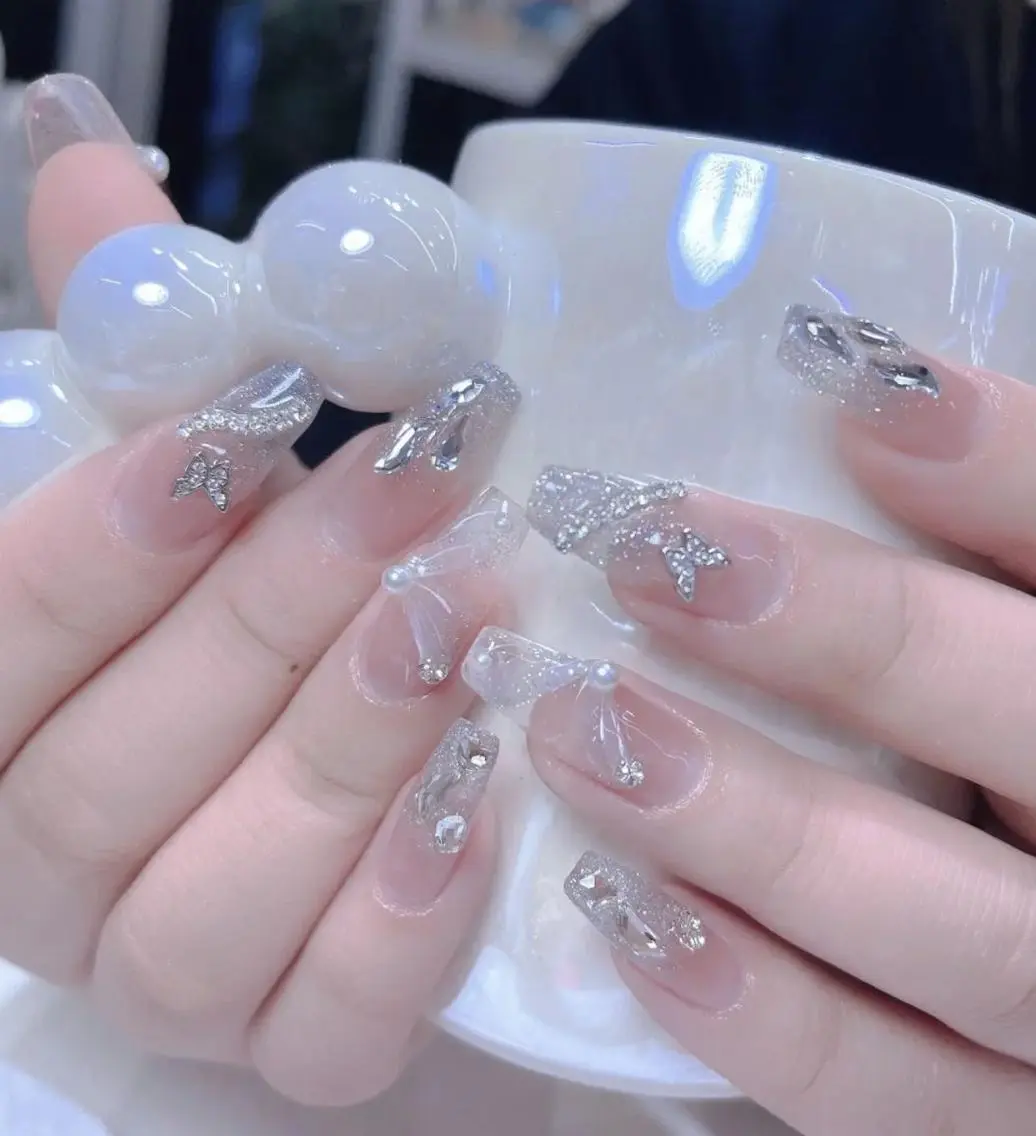 ネイル 長さ出し ネイルチップ Queens momoのネイルデザイン