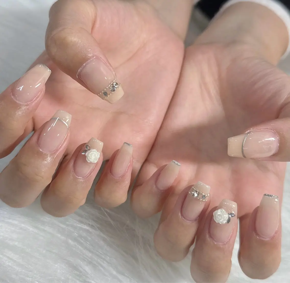 ネイル ハンドネイル フットネイル LAVISH nanamiのネイルデザイン