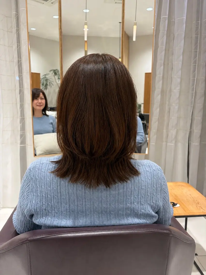 ミディアム 伊藤 由華のヘアスタイル