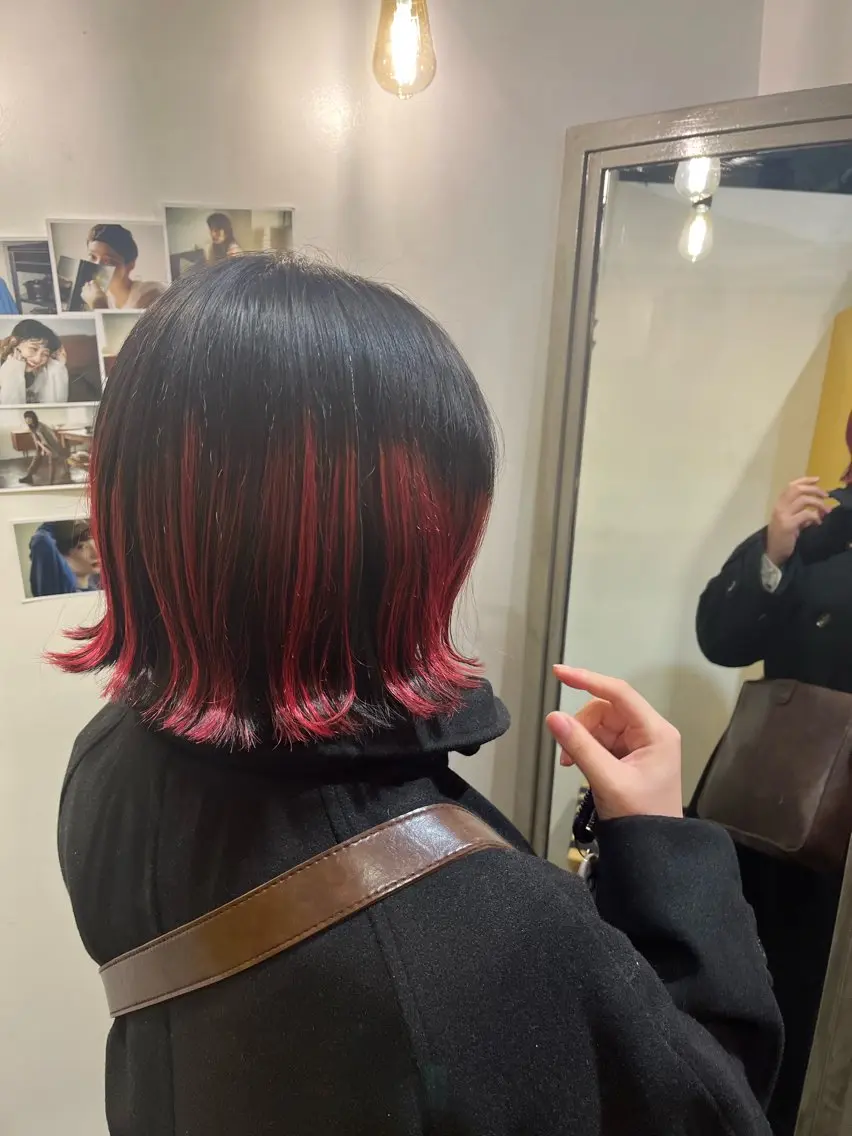 ショート カラー レッドカラー 泉澤 風花のヘアスタイル