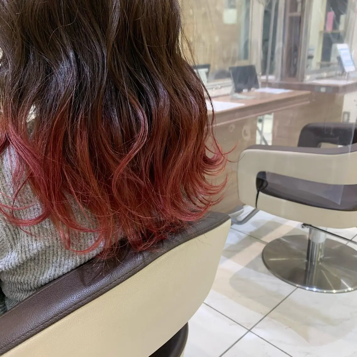 ロング カラー ヘアアレンジ 小白井 由美のヘアスタイル