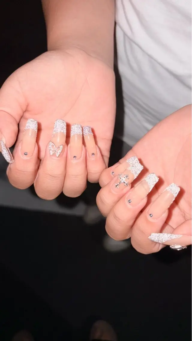 ネイル フラッシュネイル フレンチネイル ハンドネイル Yuu nail💅🎀のネイルデザイン