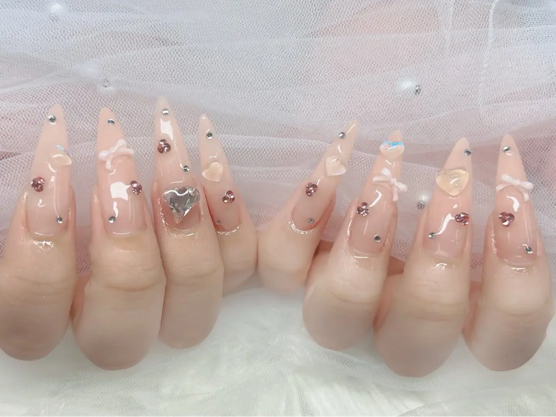 ネイル ブルー チークネイル ドット フレンチネイル ジェルネイル Kei Nail Salonのネイルデザイン