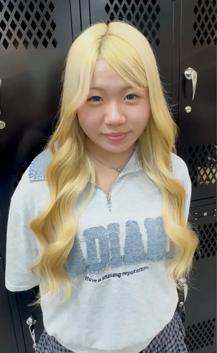 ロング カラー 柏井 陽菜のヘアスタイル