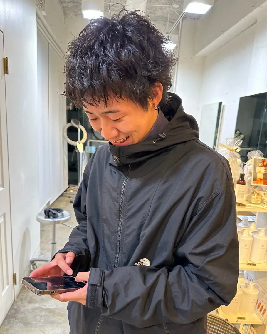 ショート パーマ メンズ グランジヘア 無造作ヘアHYUGAのヘアスタイル