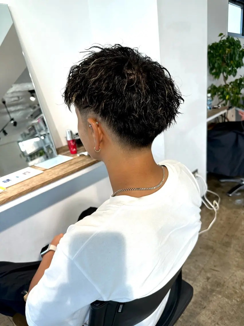 メンズ フェードカット マッシュ メンズパーマ メンズツイストパーマ 波巻きパーマ カット ヘアカラー パーマ トリートメント 骨格補正施術/メンズ 専門美容師/YUYAのヘアスタイル