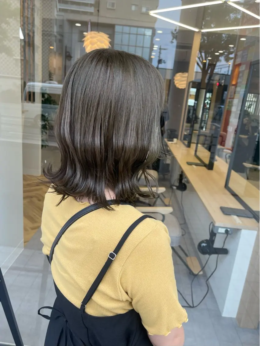 ミディアム ボブ 外ハネヘア カット ヘアカラー トリートメント ショートとレイヤーが 好きな人|三浦翔のヘアスタイル