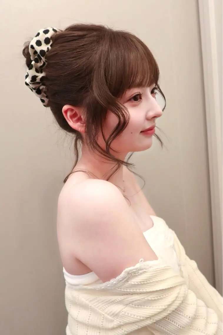 セミロング チョコレートブラウン くびれヘア 卒業式のヘアスタイル 学生 韓国風ヘア カット ヘアカラー トリートメント SEIRA 透明感 ☆トレンドヘア☆のヘアスタイル