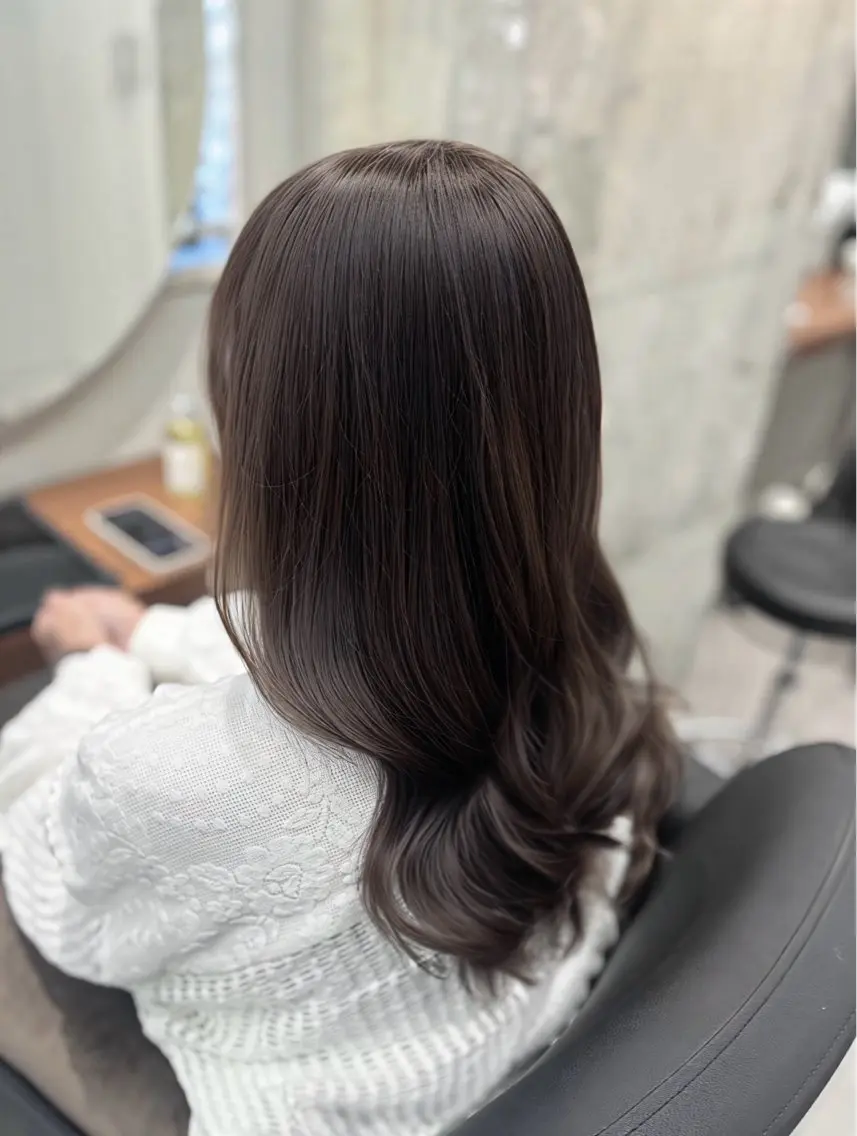 ロング カラー グレイカラー🩶 藤田彩花のヘアスタイル