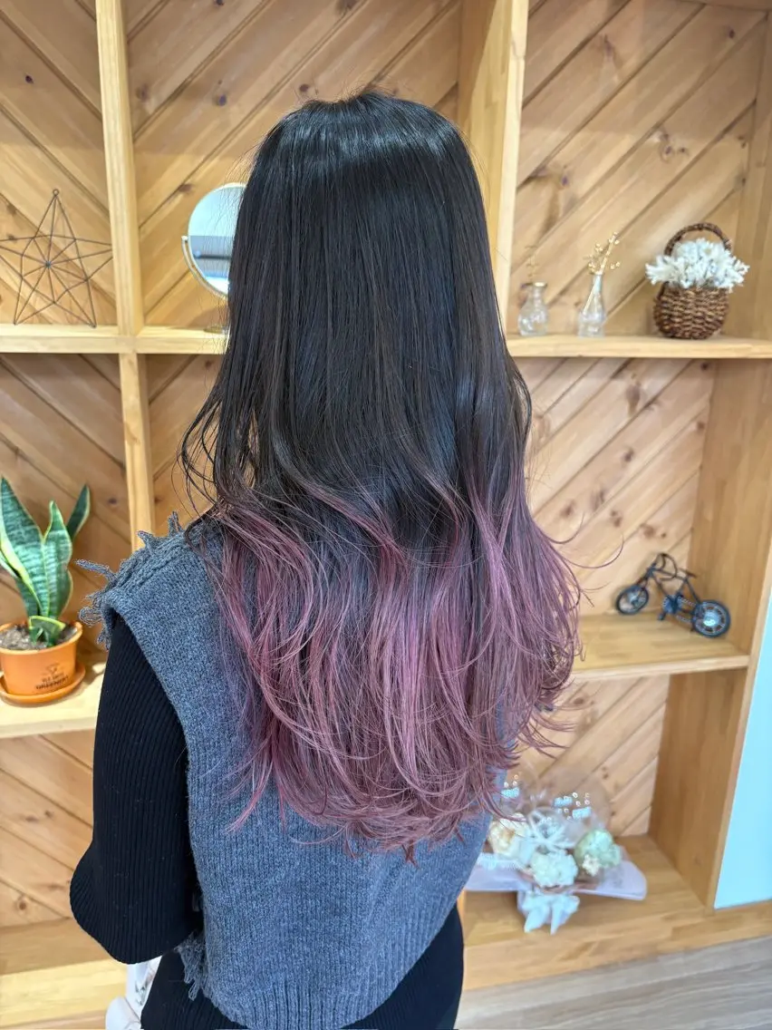 ロング カラー 明石 歩樹のヘアスタイル