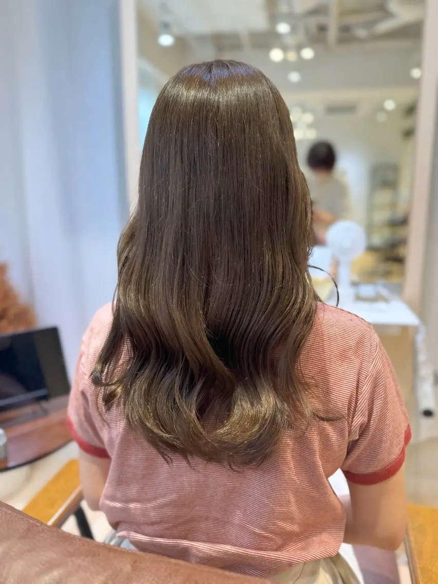 ロング カラー ベージュカラー 透明感カラー オリーブベージュ カット ヘアカラー トリートメント えんどう みほのヘアスタイル