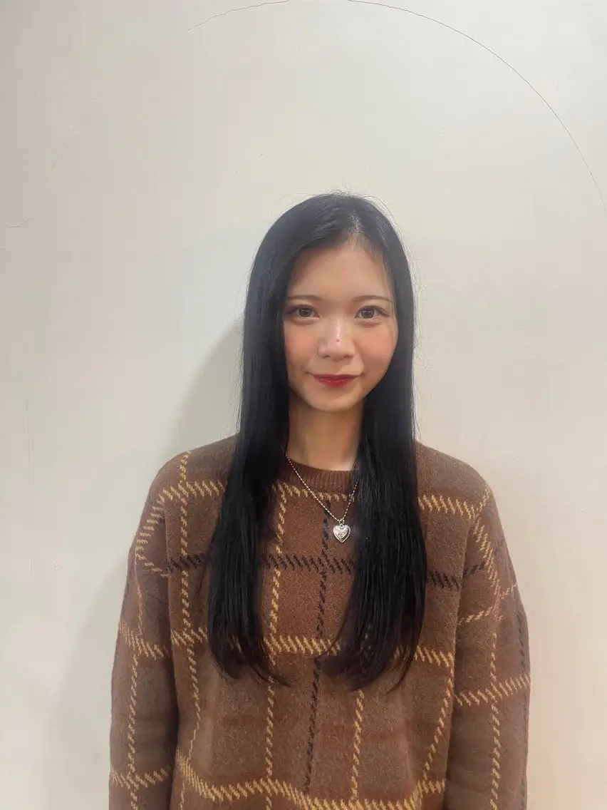 ロング カラー 黒髪 ブラウンカラー 透明感カラー デザインカラー イヤリングカラー mopa_kaede ナチュラル/レイヤーのヘアスタイル