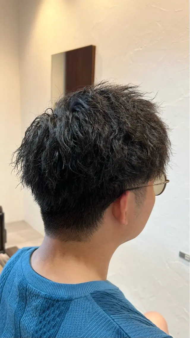 ショート パーマ ツイストパーマ カット パーマ Lily. シュン/透明感カラーのヘアスタイル