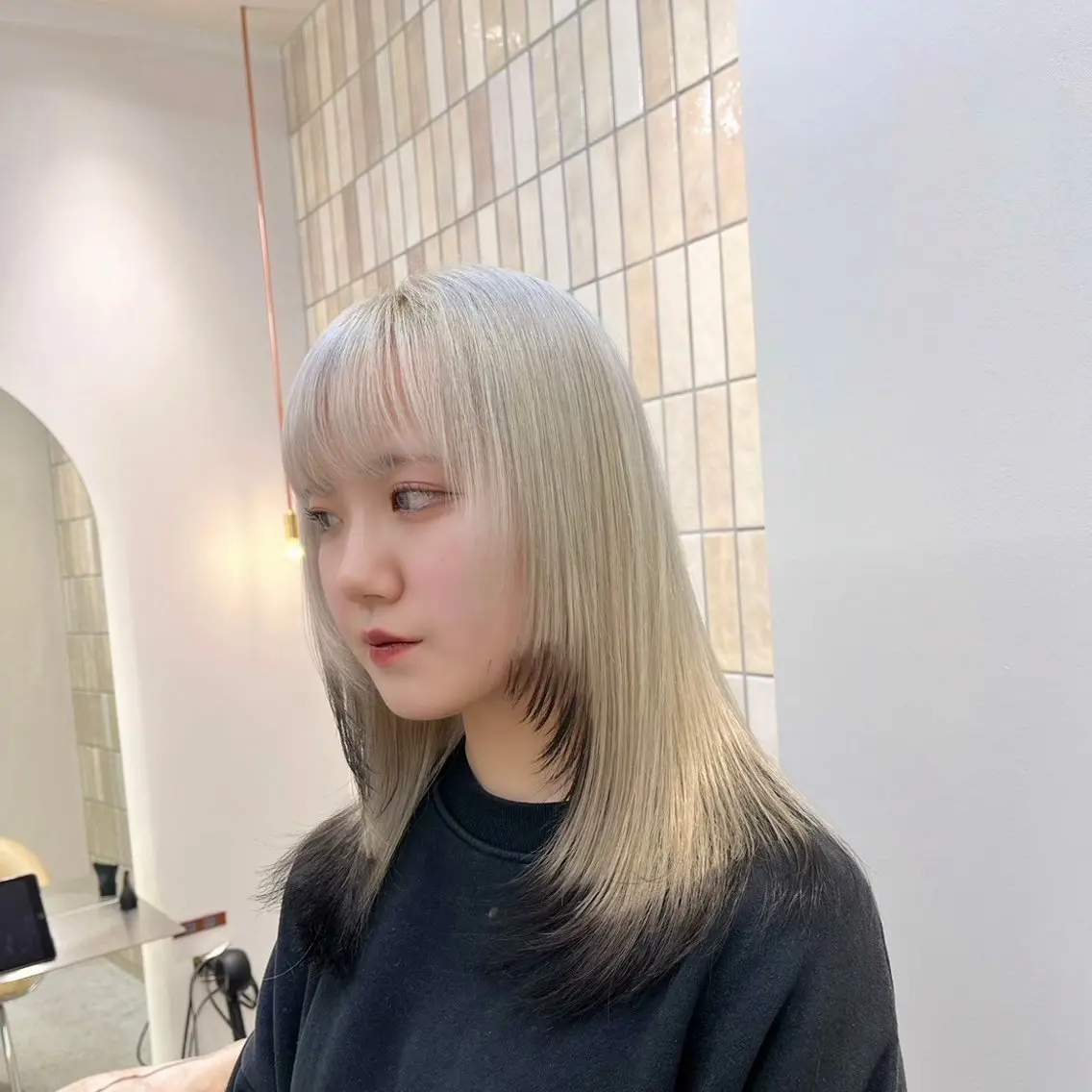 セミロング カット ヘアカラー トリートメント 🦋高屋敷陸🦋 レイヤー/ハイトーンのヘアスタイル