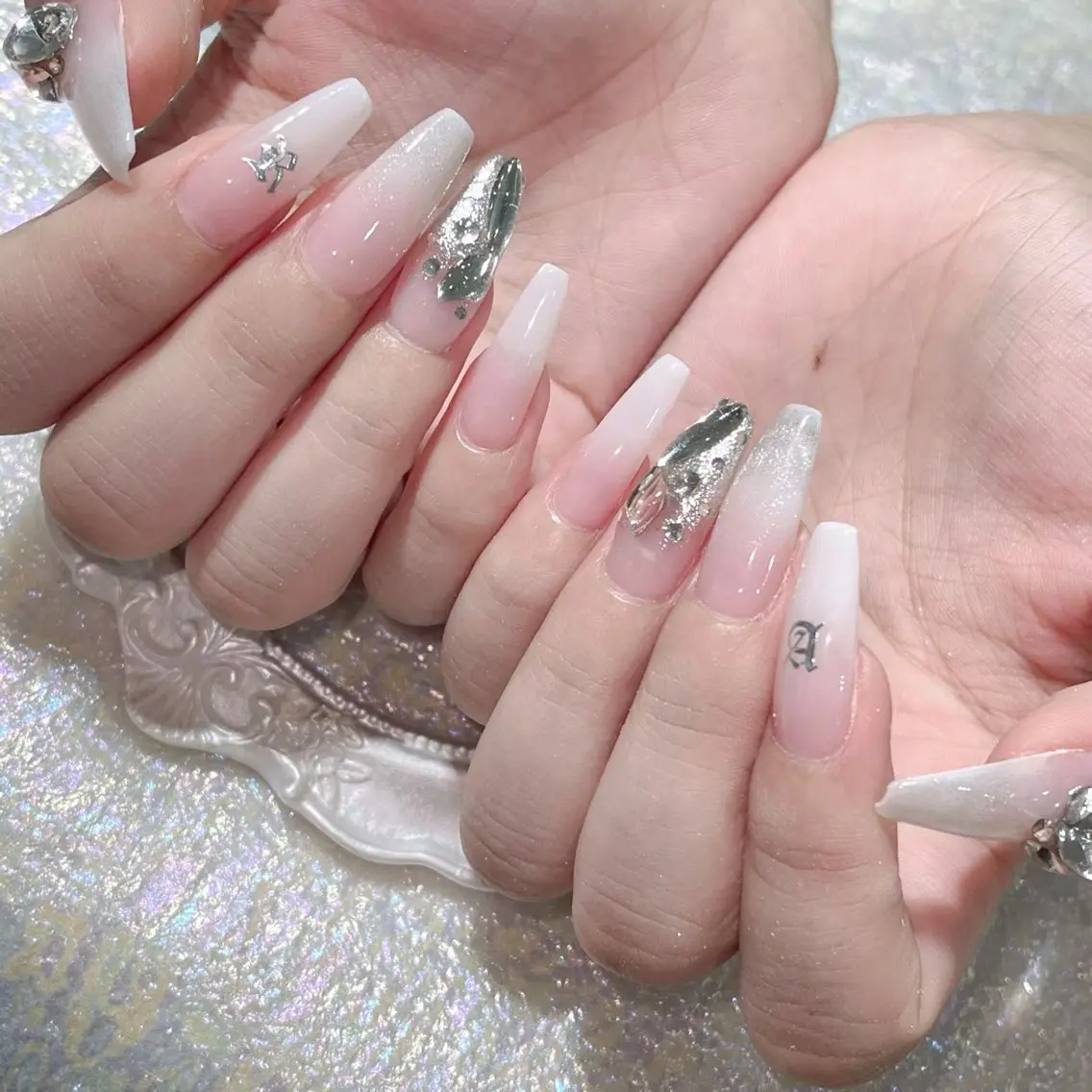 ネイル ハンドネイル Queens マオのネイルデザイン