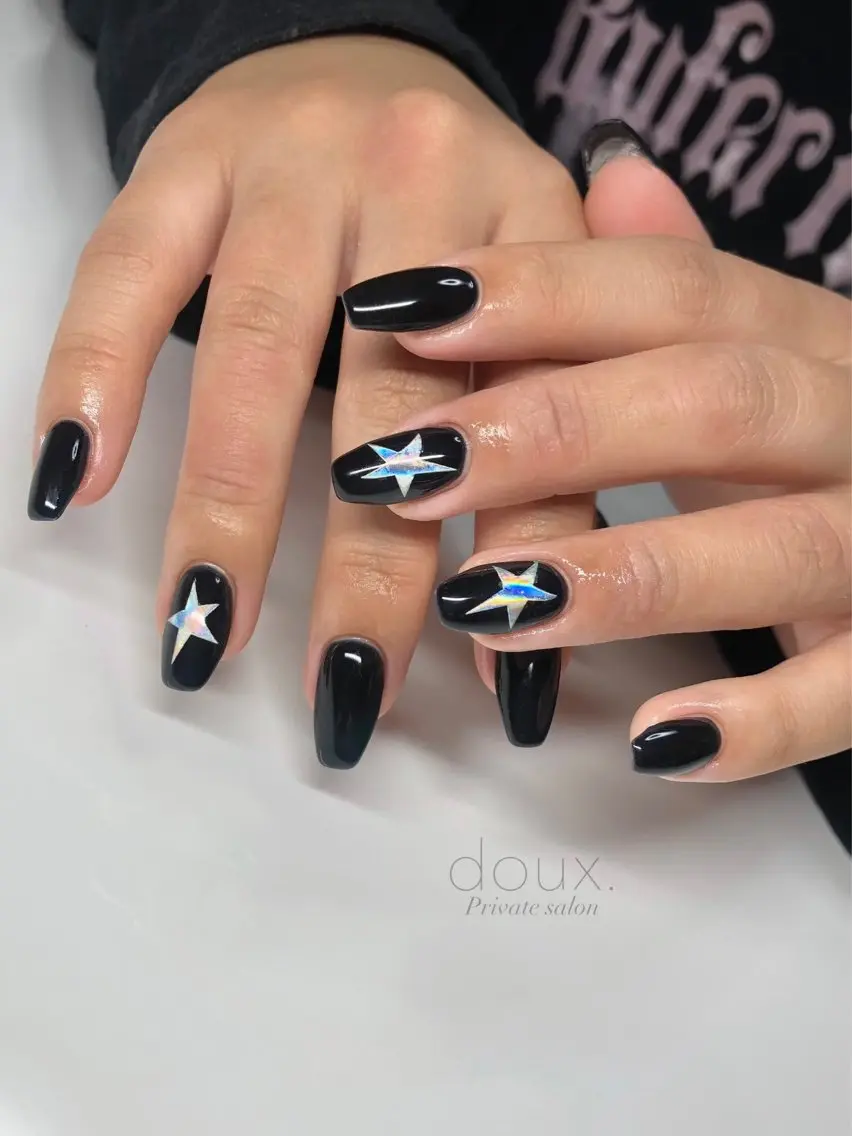 ネイル キラキラネイル 韓国ネイル マグネットネイル ニュアンスネイル バレンタイン doux. nailのネイルデザイン