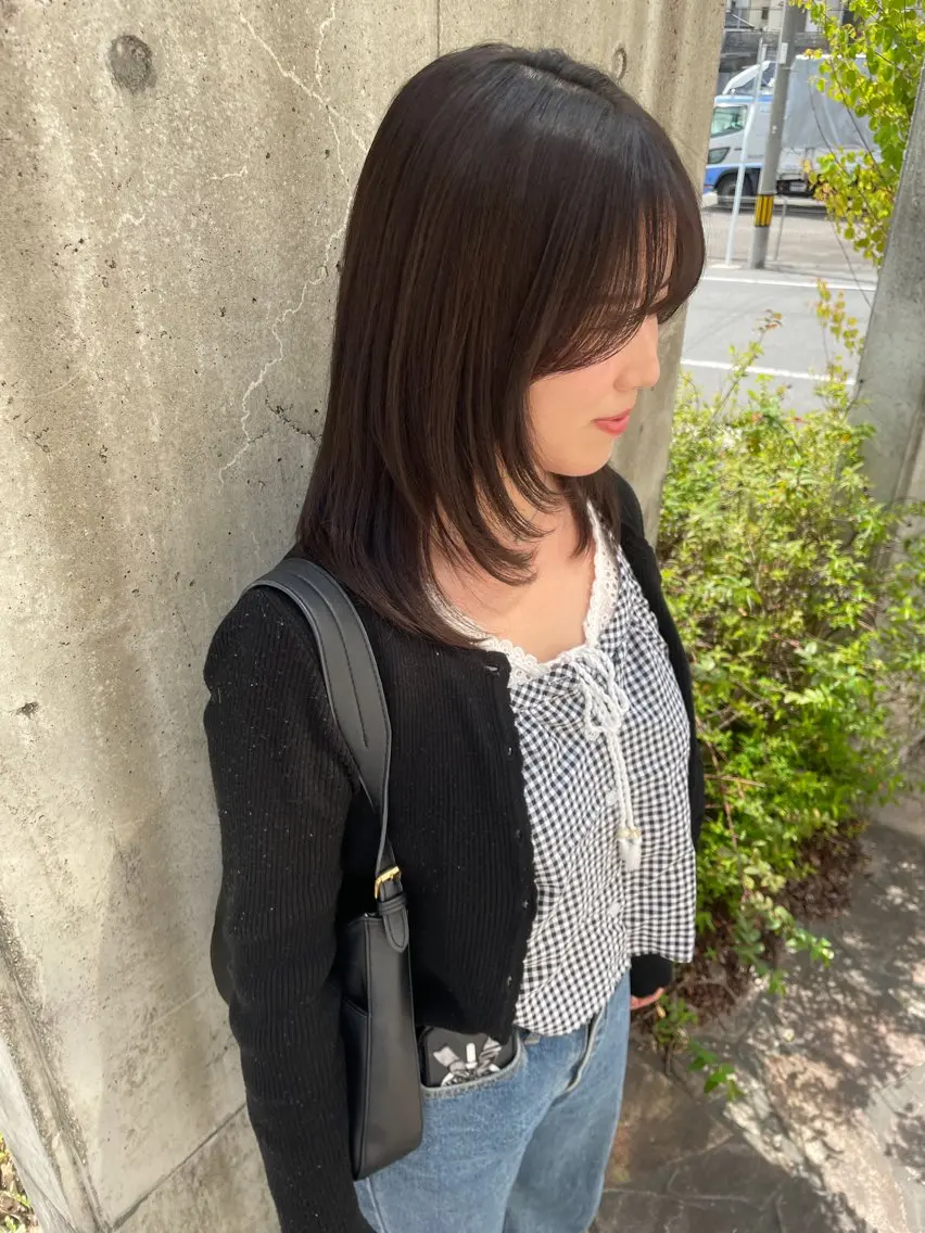 ミディアム くびれヘア 伸ばしかけ 韓国風ヘア レイヤーカット 小顔カット カット ヘアカラー 平田 華菜のヘアスタイル