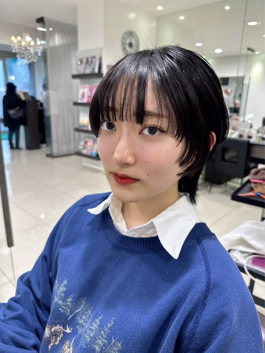 ショート 日曜日空きあり‼️ 艶々カラー🩷のヘアスタイル