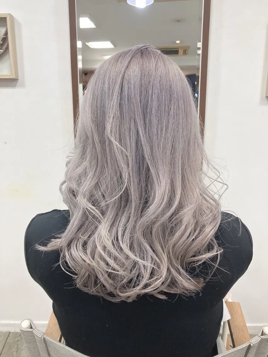 セミロング ヘアカラー トリートメント 菊地 聖のヘアスタイル