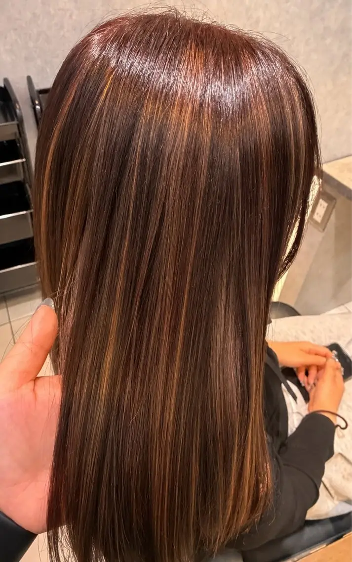セミロング ハイライト 上田 佳奈のヘアスタイル