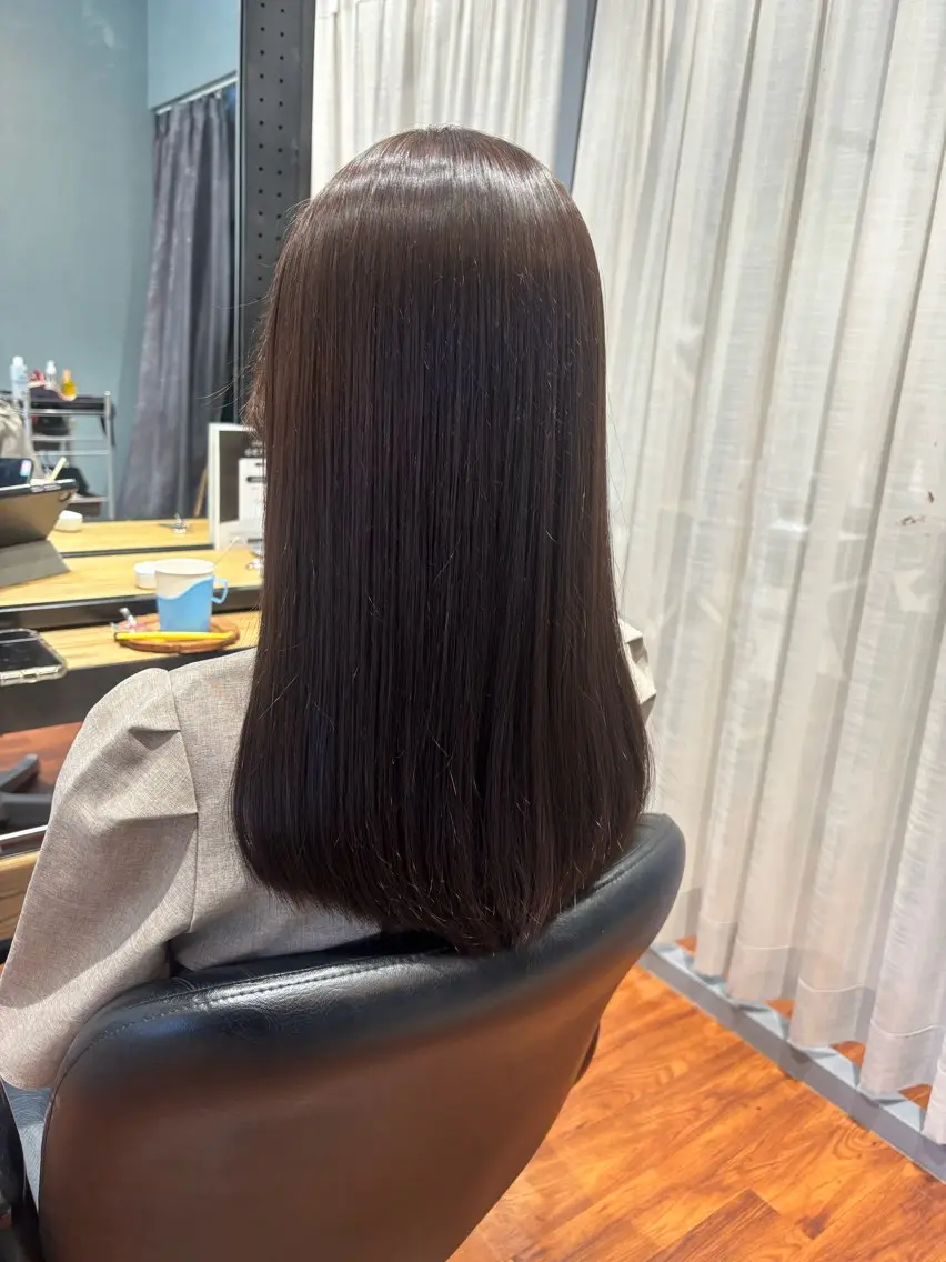 セミロング カット 縮毛矯正 トリートメント 大塚 隆太のヘアスタイル