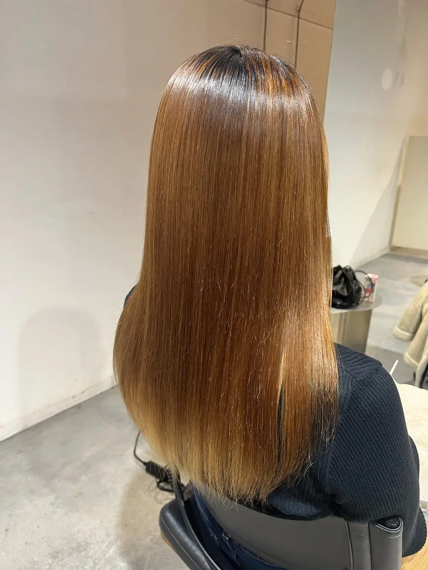 ロング 縮毛矯正 小久保 あかりのヘアスタイル