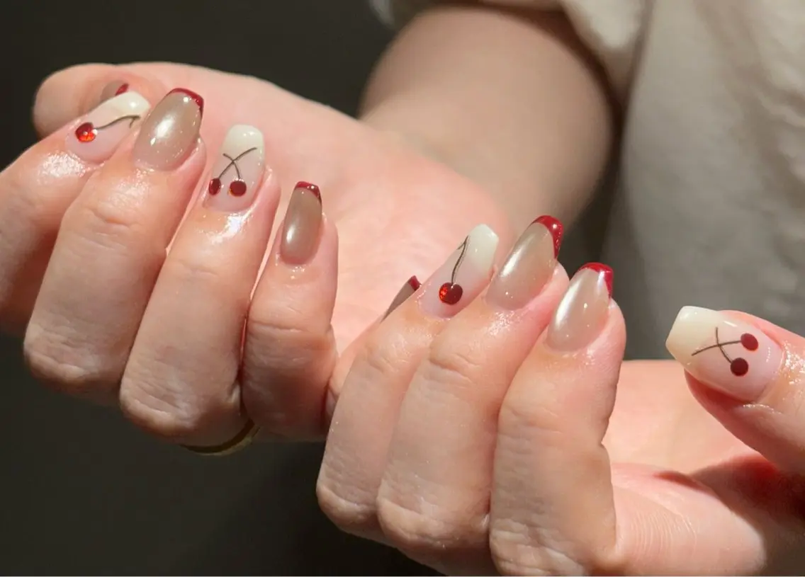 ネイル . NOIRスタッフのネイルデザイン