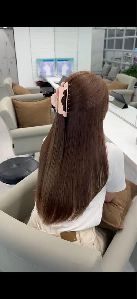 ロング カラー グレージュ レイヤーカット 𝑨𝑲𝑶 🍒/ 盛れる韓国ヘアのヘアスタイル