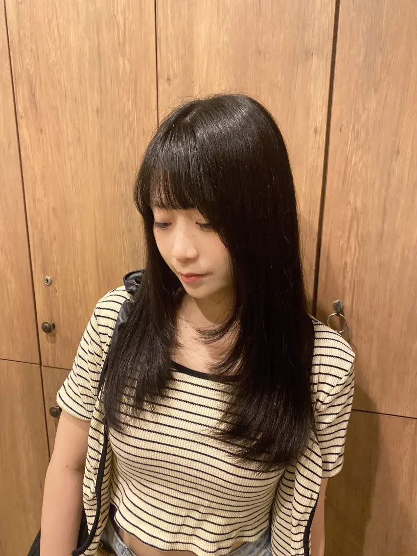 ロング 顔周りカット レイヤーカット 白上 愛佳のヘアスタイル