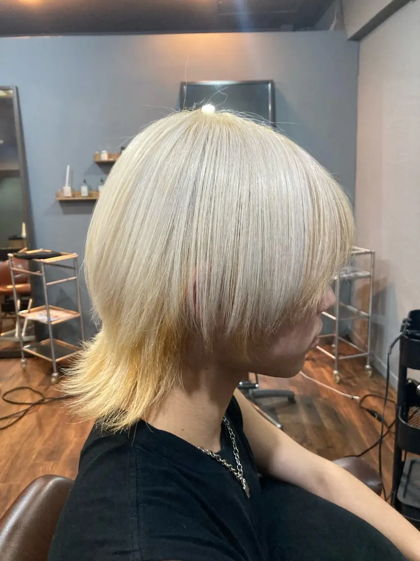 ミディアム カラー メンズ メンズウルフカット ウルフカット カット ヘアカラー トリートメント FUGO原宿【代表】 髪質改善/イイヌマのヘアスタイル