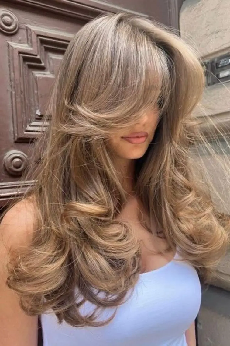 ロング カラー ヘアカラー YOLO 渋谷 NANAMIのヘアスタイル
