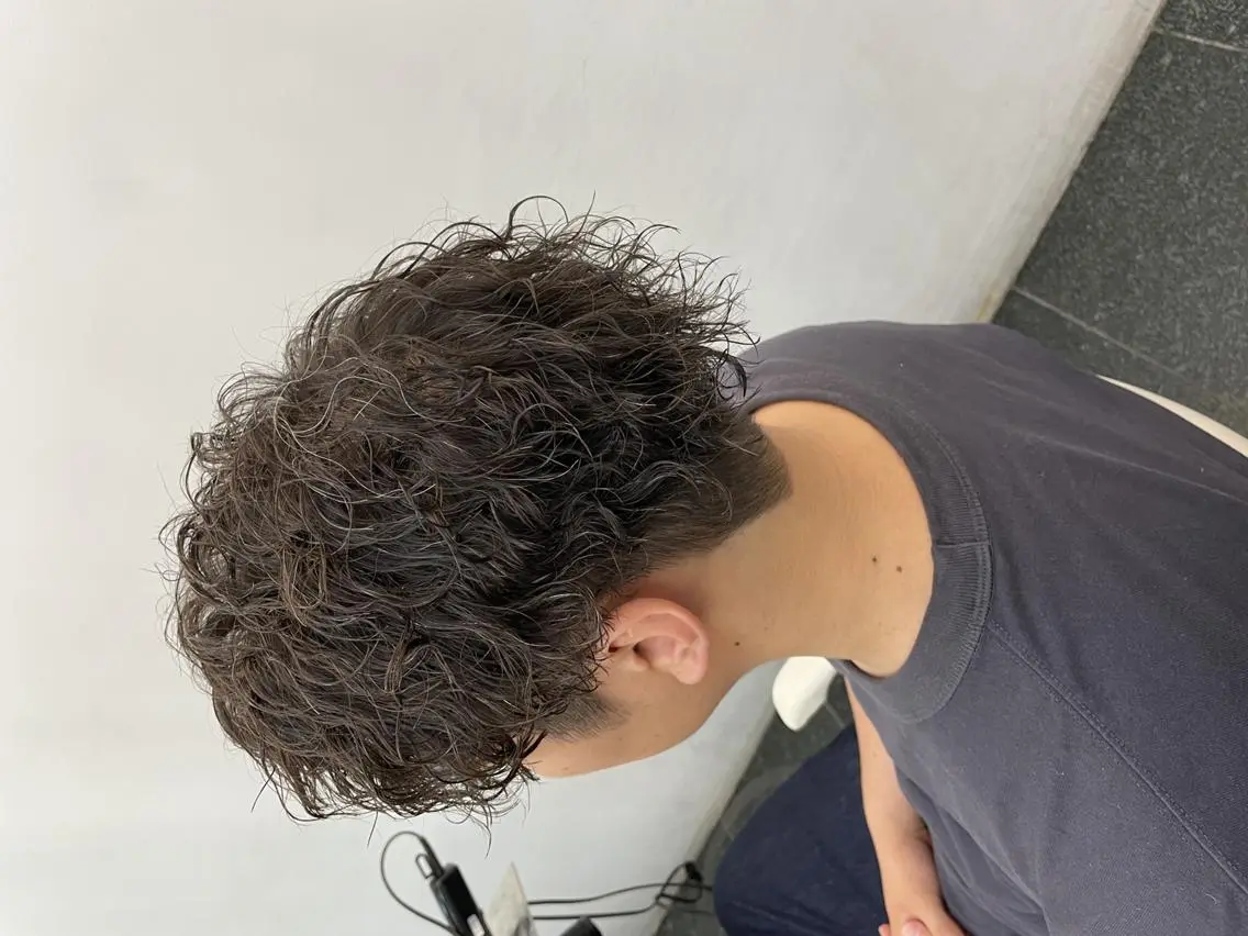 ショート パーマ メンズ カット パーマ 💇🏻‍♂️パーマ ニキ✨本田龍斗のヘアスタイル
