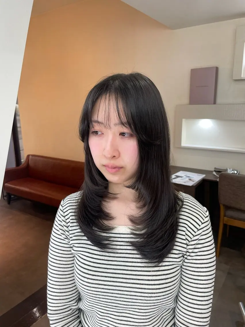 ロング レイヤーカット 堀 綾花のヘアスタイル