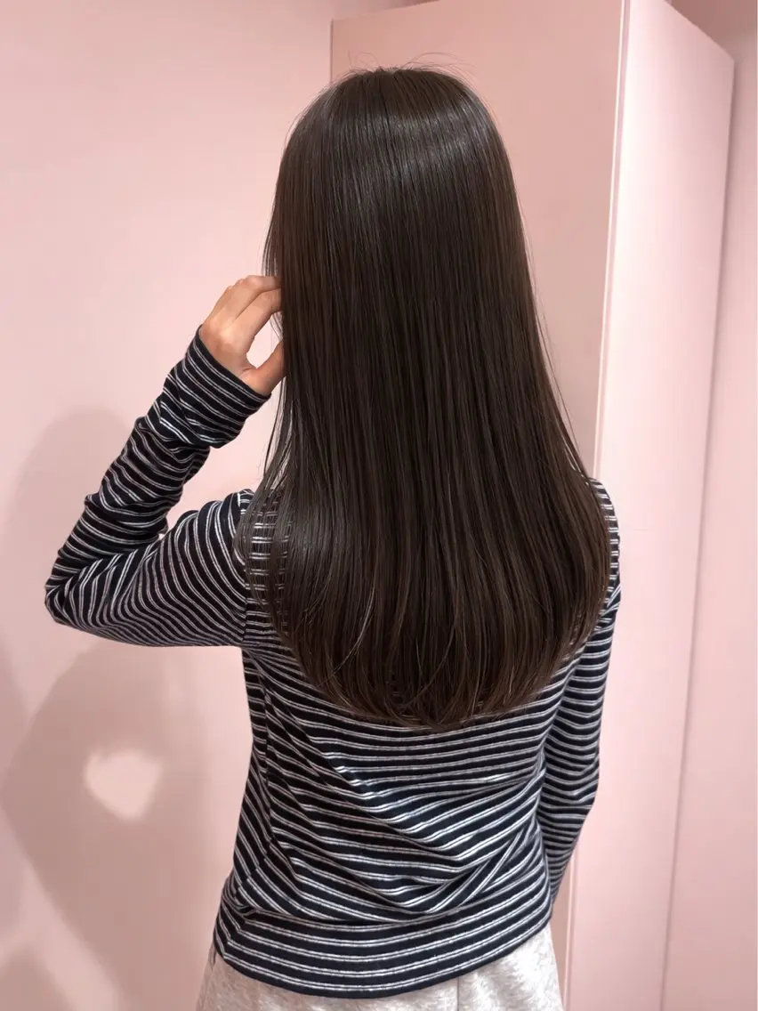 ロング ケアカラー くびれヘア 顔まわりレイヤー 顔周りカット 韓国風ヘア カット ヘアカラー トリートメント 顔周り/透明感カラー REINA𓍯のヘアスタイル