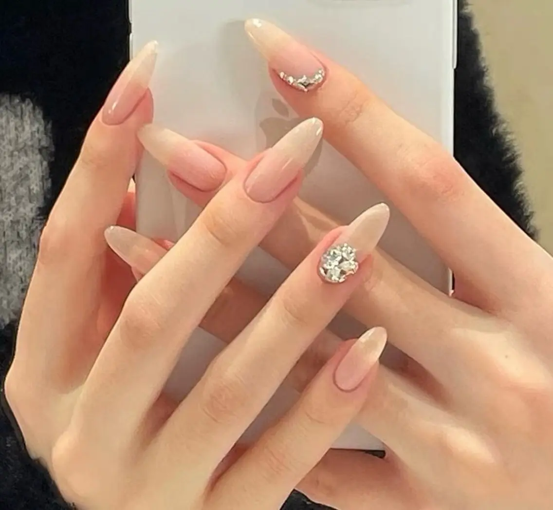 ネイル チークネイル 長さ出し フレンチネイル ガーリー 韓国ネイル SunNail池袋駅 ワンホンネイルのネイルデザイン