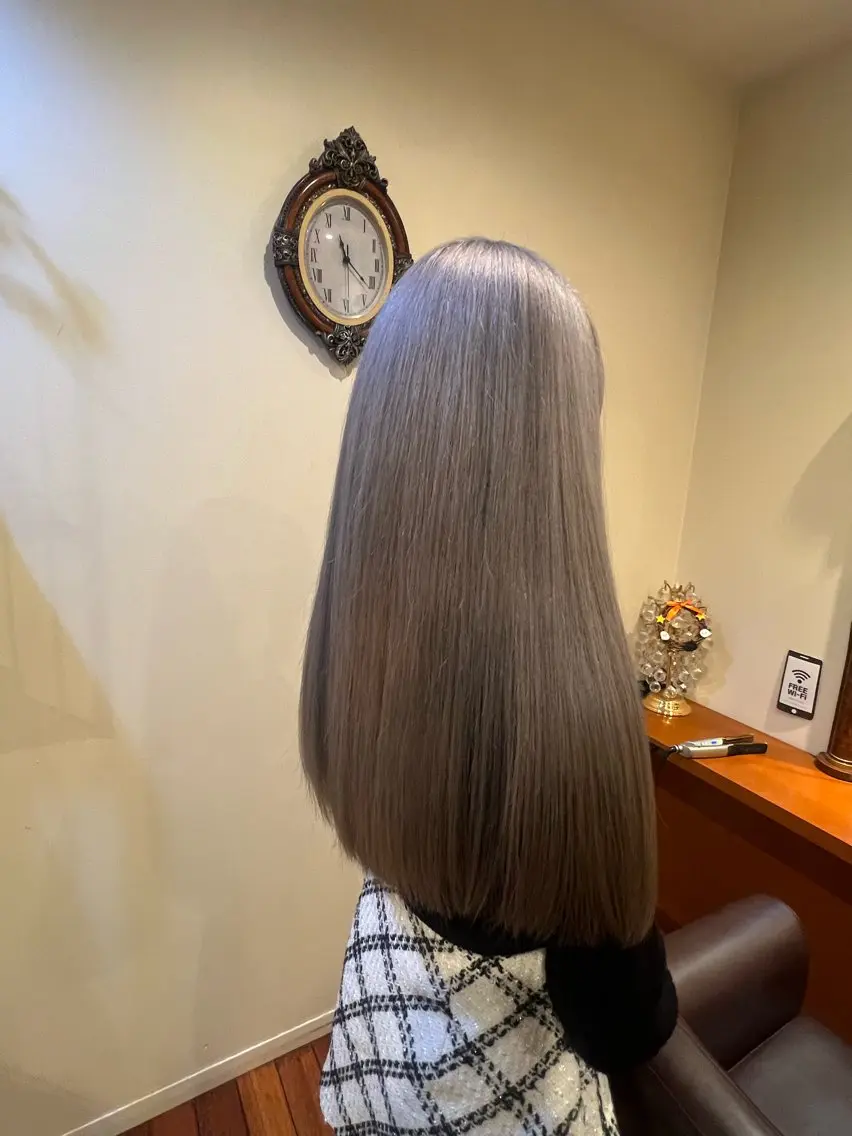 ロング カラー 小杉山 柊一のヘアスタイル